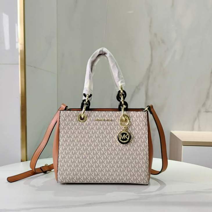 Picture of Michael Kors Wallets _SKUfw242016228fw